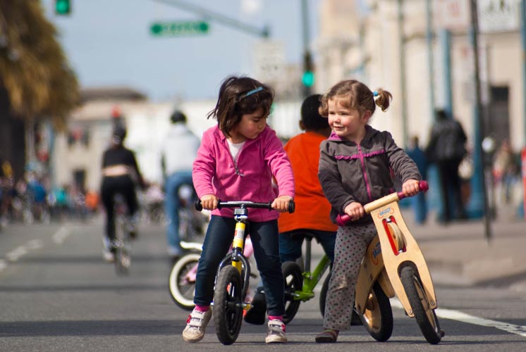 Sunday-Streets-Embarcadero 746x500